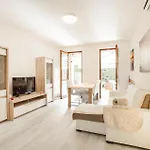 Apartmán Lovely In With Wifi *