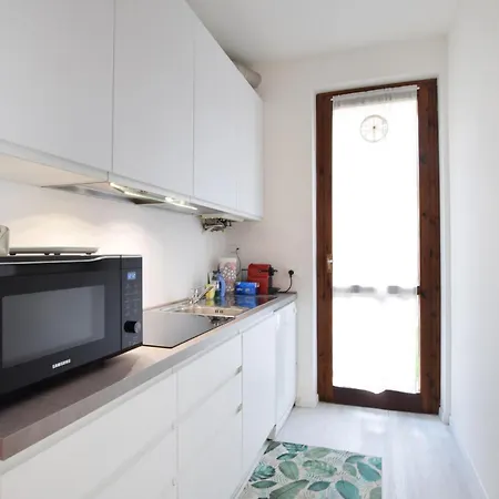 Lejlighed Cozy In With Kitchen